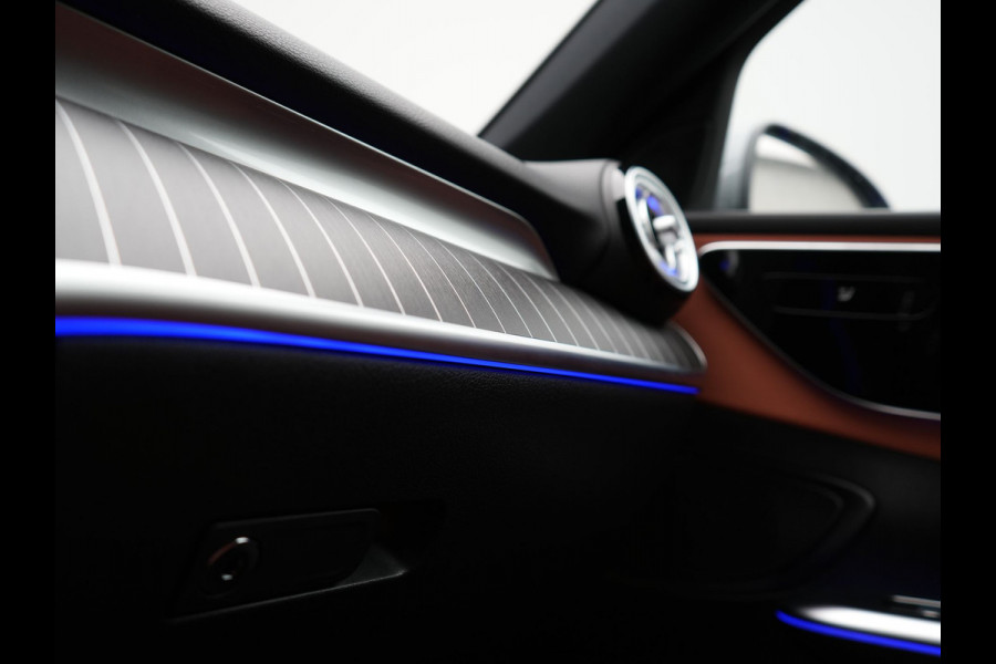 Mercedes-Benz C-Klasse Estate 300 e Avantgarde Plug In Hybrid 313pk Dealer O.H PHEV | Panodak | Adaptive Cruise | 360 Camera | Digital Light | Lederen Sportstoelen Verwarmd | Keyless | Navigatie | Virtual | DAB+ | 18" L.M |