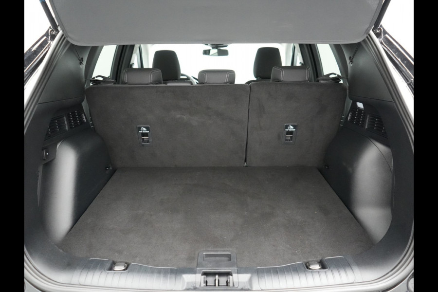 Ford Kuga 2.5 Titanium Plug In Hybrid 225pk PHEV | Adaptive Cruise | 360 Camera | Voorstoelen Verwarmd | Keyless | Blis | Virtual | Navigatie | DAB |