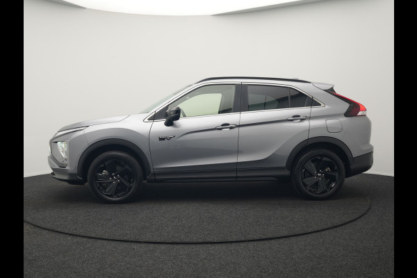 Mitsubishi Eclipse Cross 2.4 Black Edition Plug In Hybrid 188pk Dealer O.H. PHEV | Adaptive Cruise | 360 Camera | Alcantara Sportstoelen & Stuur Verwarmd | Keyless | Navi Via TomTom | Blis | Apple Carplay | DAB |