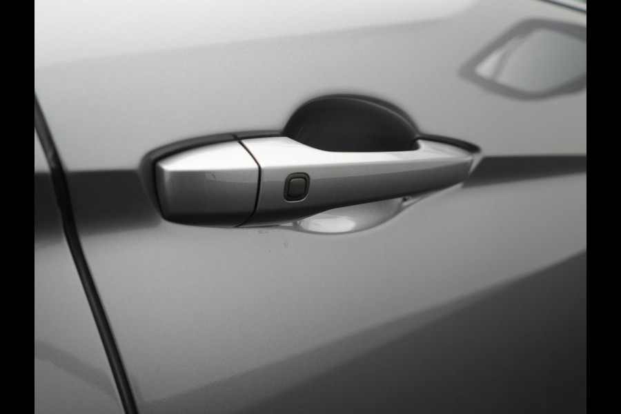 Mitsubishi Eclipse Cross 2.4 Black Edition Plug In Hybrid 188pk Dealer O.H. PHEV | Adaptive Cruise | 360 Camera | Alcantara Sportstoelen & Stuur Verwarmd | Keyless | Navi Via TomTom | Blis | Apple Carplay | DAB |