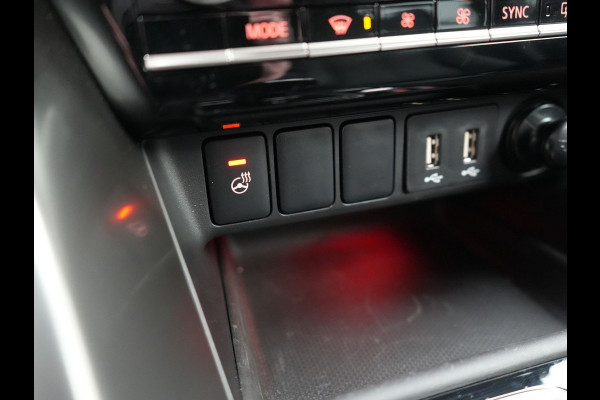 Mitsubishi Eclipse Cross 2.4 Black Edition Plug In Hybrid 188pk Dealer O.H. PHEV | Adaptive Cruise | 360 Camera | Alcantara Sportstoelen & Stuur Verwarmd | Keyless | Navi Via TomTom | Blis | Apple Carplay | DAB |