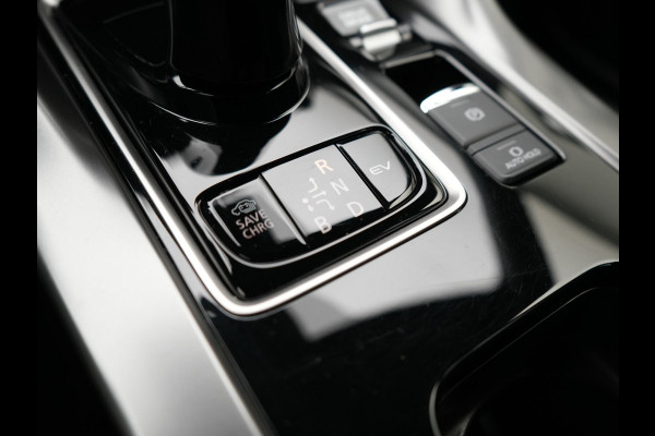 Mitsubishi Eclipse Cross 2.4 Black Edition Plug In Hybrid 188pk Dealer O.H. PHEV | Adaptive Cruise | 360 Camera | Alcantara Sportstoelen & Stuur Verwarmd | Keyless | Navi Via TomTom | Blis | Apple Carplay | DAB |