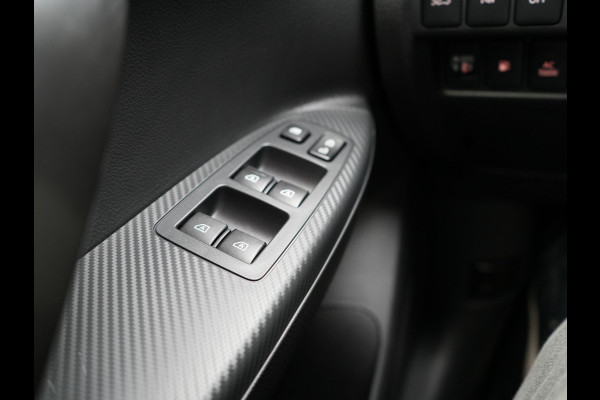 Mitsubishi Eclipse Cross 2.4 Black Edition Plug In Hybrid 188pk Dealer O.H. PHEV | Adaptive Cruise | 360 Camera | Alcantara Sportstoelen & Stuur Verwarmd | Keyless | Navi Via TomTom | Blis | Apple Carplay | DAB |