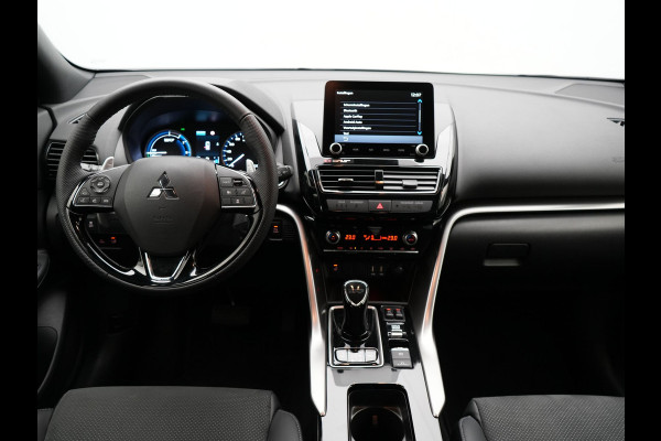 Mitsubishi Eclipse Cross 2.4 Black Edition Plug In Hybrid 188pk Dealer O.H. PHEV | Adaptive Cruise | 360 Camera | Alcantara Sportstoelen & Stuur Verwarmd | Keyless | Navi Via TomTom | Blis | Apple Carplay | DAB |