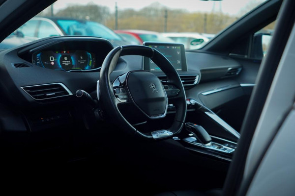 Peugeot 3008 1.6 HYbrid4 300 Première Pack Avantage GT / Pano / Stoelverwarming / Leder / Massage