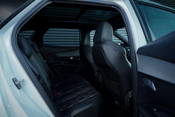 Peugeot 3008 1.6 HYbrid4 300 Première Pack Avantage GT / Pano / Stoelverwarming / Leder / Massage