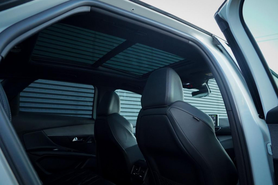 Peugeot 3008 1.6 HYbrid4 300 Première Pack Avantage GT / Pano / Stoelverwarming / Leder / Massage