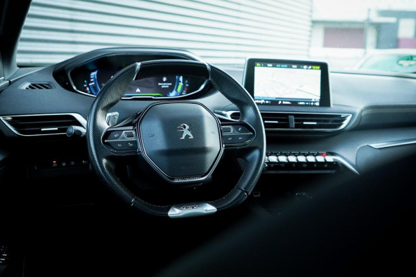 Peugeot 3008 1.6 HYbrid4 300 Première Pack Avantage GT / Pano / Stoelverwarming / Leder / Massage