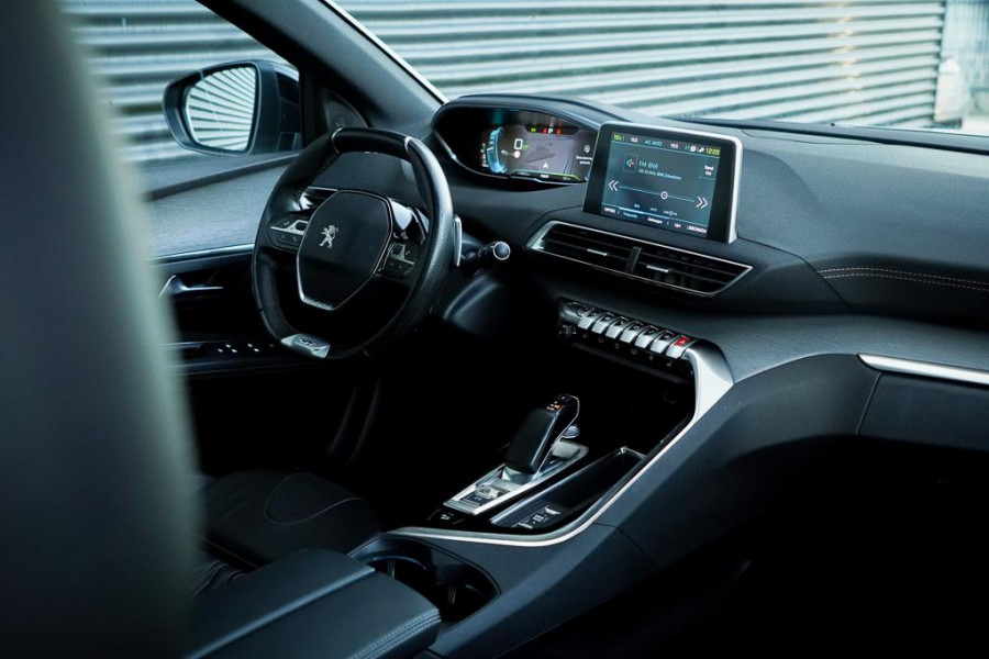 Peugeot 3008 1.6 HYbrid4 300 Première Pack Avantage GT / Pano / Stoelverwarming / Leder / Massage