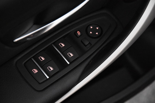 BMW 3 Serie 318i touring *1ste Eigenaar*Leer*Navigatie*Stoelverwarming*