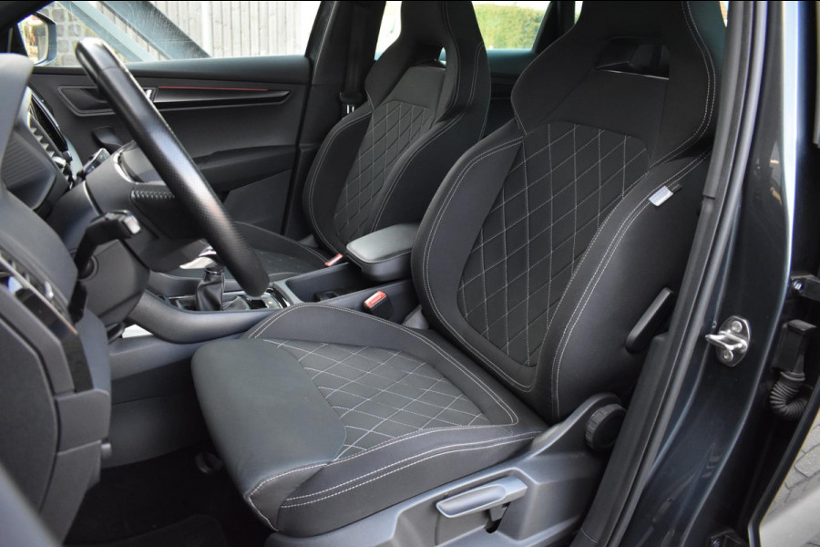 Škoda Karoq 1.5 TSI ACT Sportline | TREKHAAK | VIRTUAL | CAMERA | NAP | APPLE CARPLAY | ANDROID AUTO