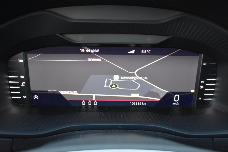 Škoda Karoq 1.5 TSI ACT Sportline | TREKHAAK | VIRTUAL | CAMERA | NAP | APPLE CARPLAY | ANDROID AUTO