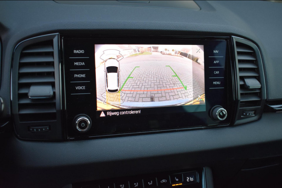 Škoda Karoq 1.5 TSI ACT Sportline | TREKHAAK | VIRTUAL | CAMERA | NAP | APPLE CARPLAY | ANDROID AUTO