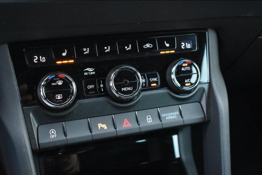 Škoda Karoq 1.5 TSI ACT Sportline | TREKHAAK | VIRTUAL | CAMERA | NAP | APPLE CARPLAY | ANDROID AUTO