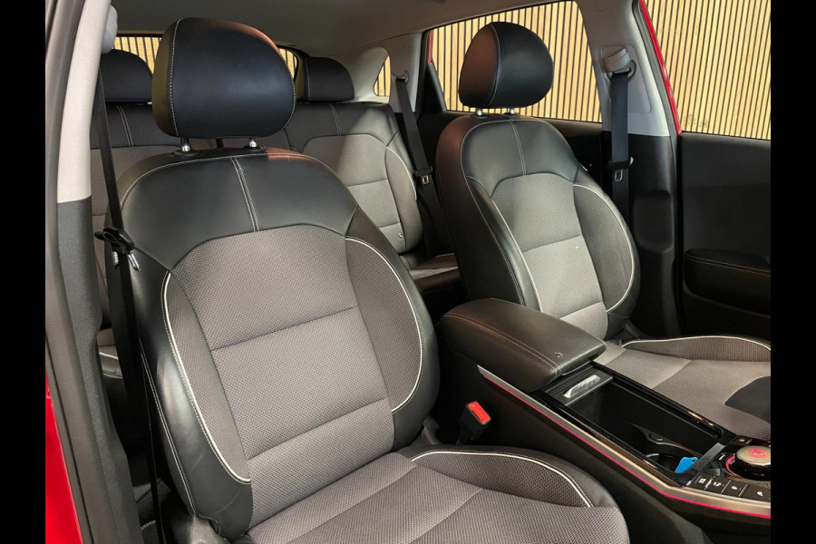 Kia e-Niro DynamicLine 64 kWh|100%SOH|FACELIFT|3-FASE|LEDER|ACC|CARPLAY/ANDROID|CAMERA|STOEL+STUURVERW|IN. BTW|1e EIG|NL-AUTO|NAP|