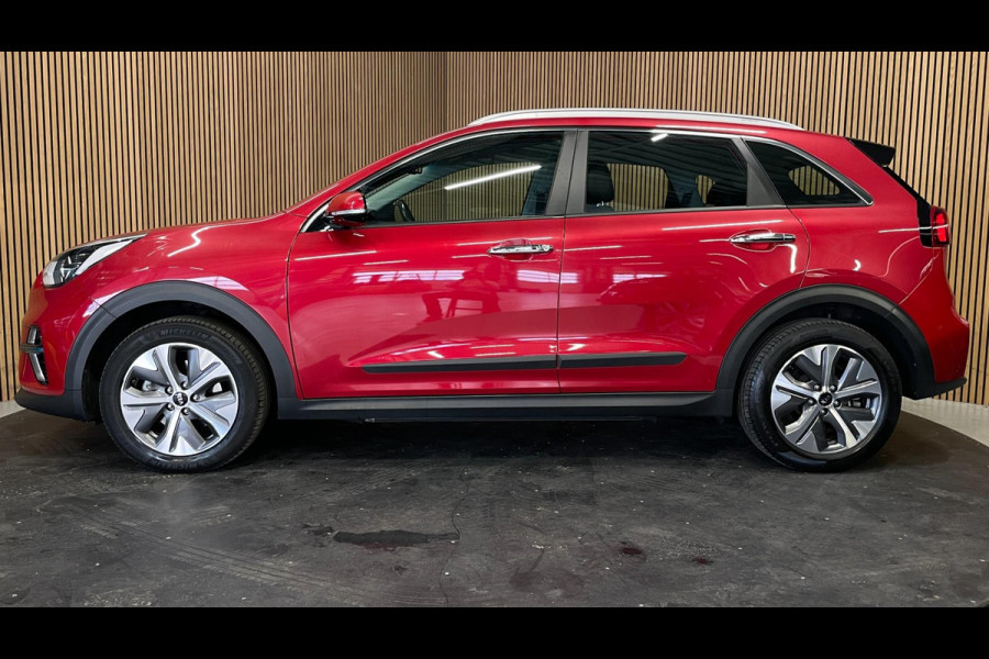 Kia e-Niro DynamicLine 64 kWh|100%SOH|FACELIFT|3-FASE|LEDER|ACC|CARPLAY/ANDROID|CAMERA|STOEL+STUURVERW|IN. BTW|1e EIG|NL-AUTO|NAP|