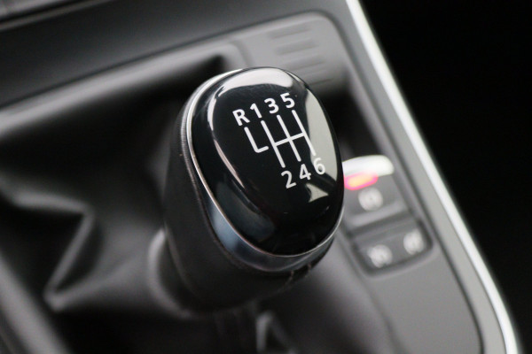 Renault Grand Scénic 1.3 TCe Limited 7p. Climate, Cruise, Apple Carplay, PDC, Rijstrooksensor, Trekhaak, 20''