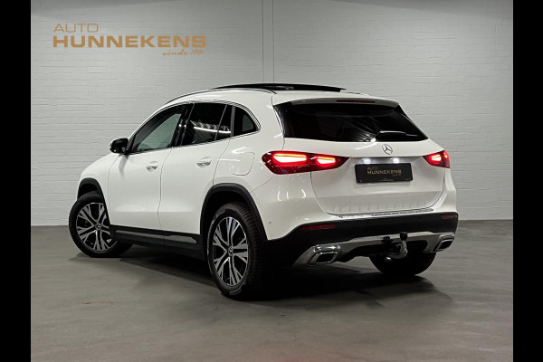 Mercedes-Benz GLA 180 Trekhaak | Open dak | Cruise control | Navigatie | Stoel-/stuurverwarming | Achteruitrij camera