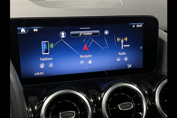 Mercedes-Benz GLA 180 Trekhaak | Open dak | Cruise control | Navigatie | Stoel-/stuurverwarming | Achteruitrij camera