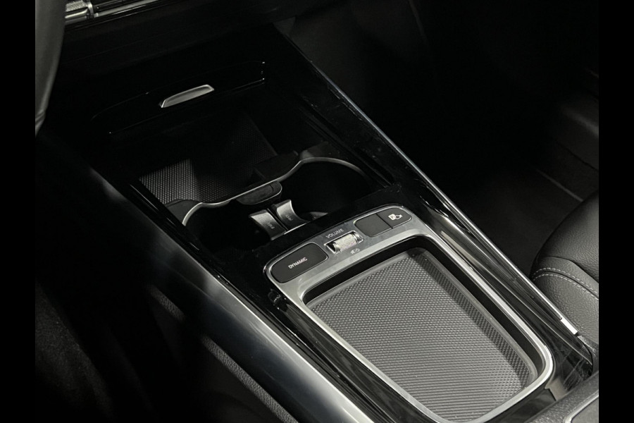 Mercedes-Benz GLA 180 Trekhaak | Open dak | Cruise control | Navigatie | Stoel-/stuurverwarming | Achteruitrij camera