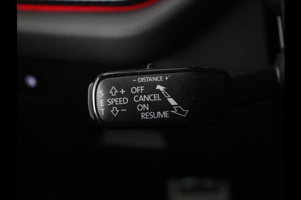 Škoda Octavia 1.4 TSI RS iV PHEV | Stoelverwarming | Head-Up | Matrix LED | Sfeerverlichting | Adaptive cruise | Side Assist | Carplay | Sportstoelen | Achterbankverwarming | Camera | Navigatie | Plug In