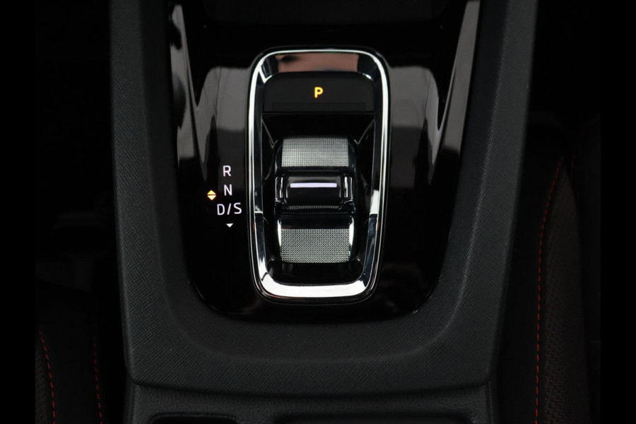 Škoda Octavia 1.4 TSI RS iV PHEV | Stoelverwarming | Head-Up | Matrix LED | Sfeerverlichting | Adaptive cruise | Side Assist | Carplay | Sportstoelen | Achterbankverwarming | Camera | Navigatie | Plug In