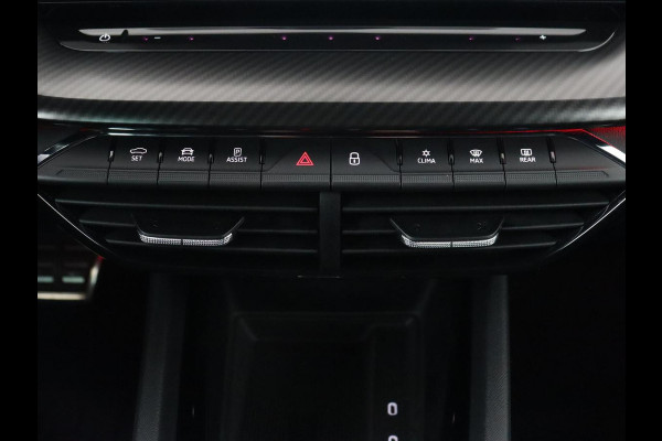 Škoda Octavia 1.4 TSI RS iV PHEV | Stoelverwarming | Head-Up | Matrix LED | Sfeerverlichting | Adaptive cruise | Side Assist | Carplay | Sportstoelen | Achterbankverwarming | Camera | Navigatie | Plug In