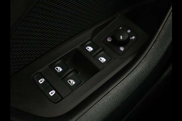 Škoda Octavia 1.4 TSI RS iV PHEV | Stoelverwarming | Head-Up | Matrix LED | Sfeerverlichting | Adaptive cruise | Side Assist | Carplay | Sportstoelen | Achterbankverwarming | Camera | Navigatie | Plug In