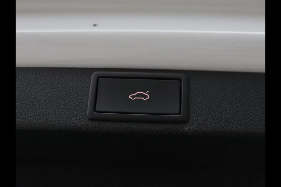 Škoda Octavia 1.4 TSI RS iV PHEV | Stoelverwarming | Head-Up | Matrix LED | Sfeerverlichting | Adaptive cruise | Side Assist | Carplay | Sportstoelen | Achterbankverwarming | Camera | Navigatie | Plug In