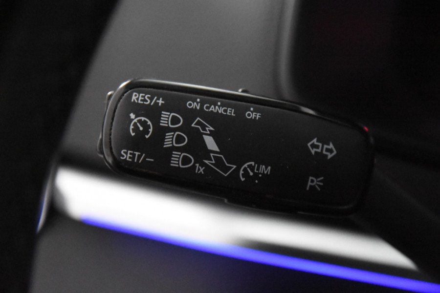 Škoda Karoq 1.5 TSI Ambition *1ste Eigenaar*Parkassist*Trekhaak*