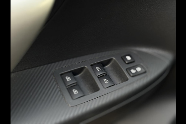 Mitsubishi Eclipse Cross 2.4 PHEV | Apple Carplay, Camera, Stoelverw., Climate, Cruise, Afn. Trekhaak | Dealeronderhouden