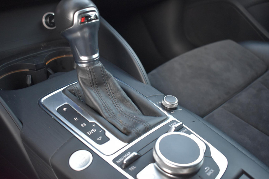 Audi A3 Limousine 35 TFSI CoD S line Virtual Keyless Driveselect Matrix