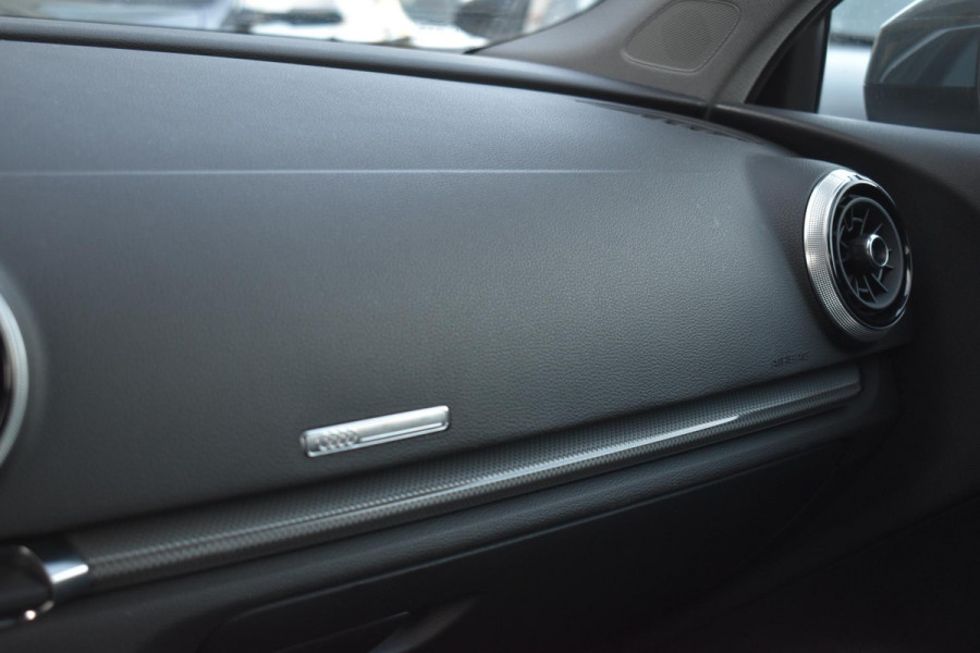 Audi A3 Limousine 35 TFSI CoD S line Virtual Keyless Driveselect Matrix