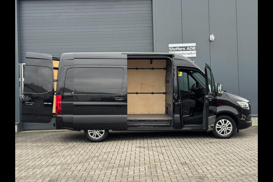 Mercedes-Benz Sprinter 319 3.0 CDI V6 L2H2 Automaat | Navi | Cruise | LED | Airco | Lichtmetaal | Trekhaak 3500KG | PDC | Camera
