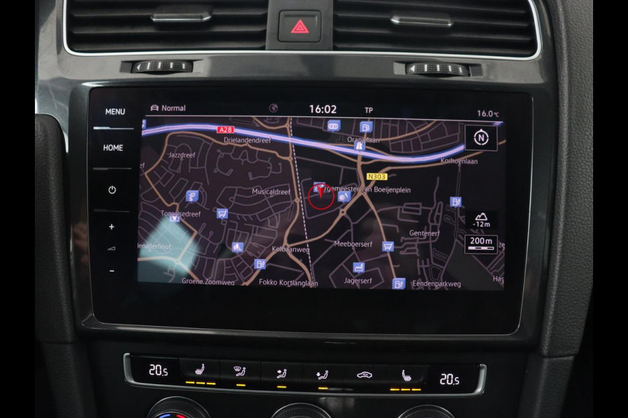 Volkswagen e-Golf e-Golf | Leder | Stoelverwarming | Warmtepomp | Camera | Adaptive cruise | Carplay | Virtual Cockpit | LED Plus | Climate control | Navigatie