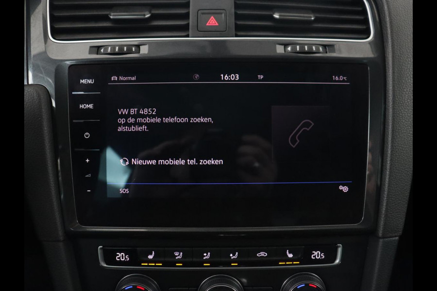 Volkswagen e-Golf e-Golf | Leder | Stoelverwarming | Warmtepomp | Camera | Adaptive cruise | Carplay | Virtual Cockpit | LED Plus | Climate control | Navigatie