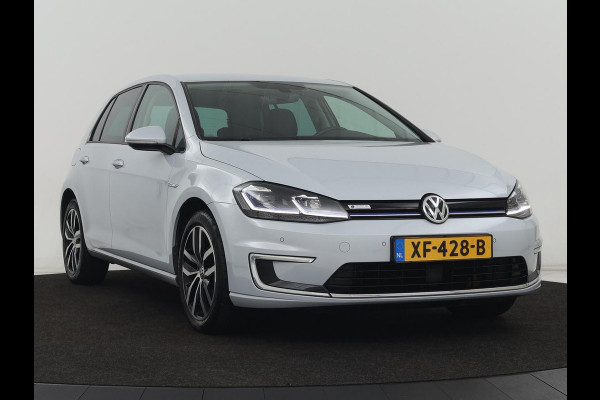 Volkswagen e-Golf e-Golf | Leder | Stoelverwarming | Warmtepomp | Camera | Adaptive cruise | Carplay | Virtual Cockpit | LED Plus | Climate control | Navigatie