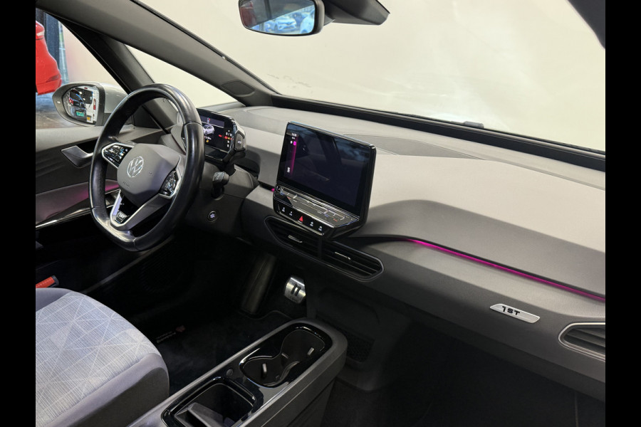 Volkswagen ID.3 First 58 kWh Adaptive-Cruise Full-led Navigatie Trekhaak 24 maanden garantie mogelijk (*vraag naar de voorwaarden)