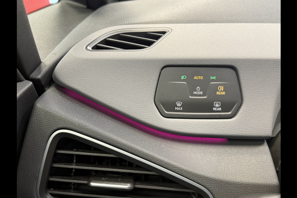 Volkswagen ID.3 First 58 kWh Adaptive-Cruise Full-led Navigatie Trekhaak 24 maanden garantie mogelijk (*vraag naar de voorwaarden)