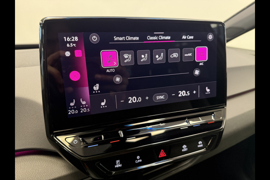 Volkswagen ID.3 First 58 kWh Adaptive-Cruise Full-led Navigatie Trekhaak 24 maanden garantie mogelijk (*vraag naar de voorwaarden)