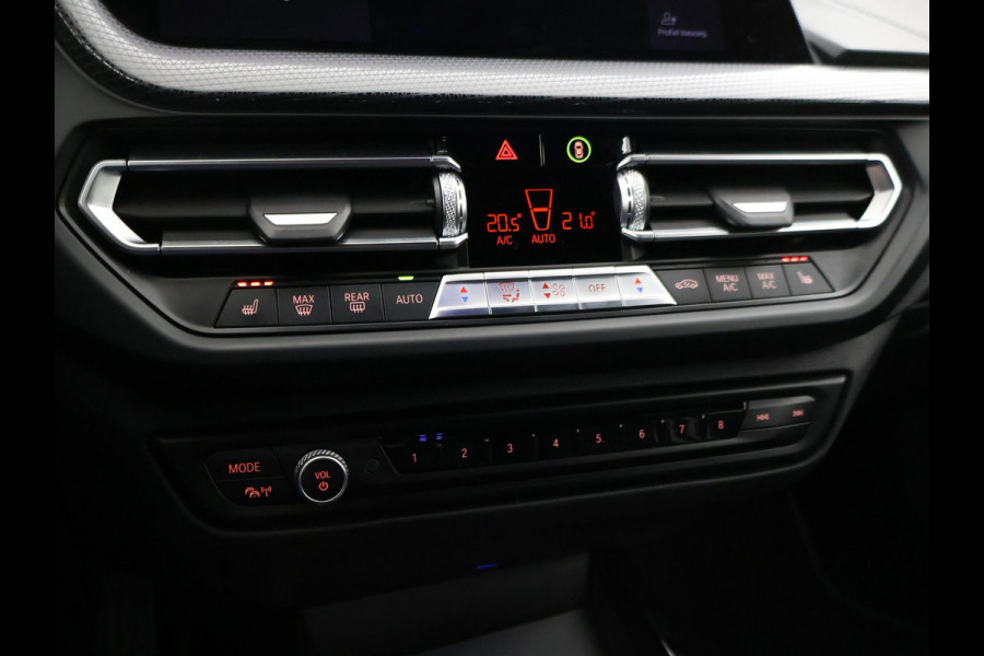 BMW 1-serie 116i AUT. STOEL/STUURWIELVERW. | SFEERVERLICHTING | VIRTUAL COCKPIT | CAMERA | SPORTSTOELEN