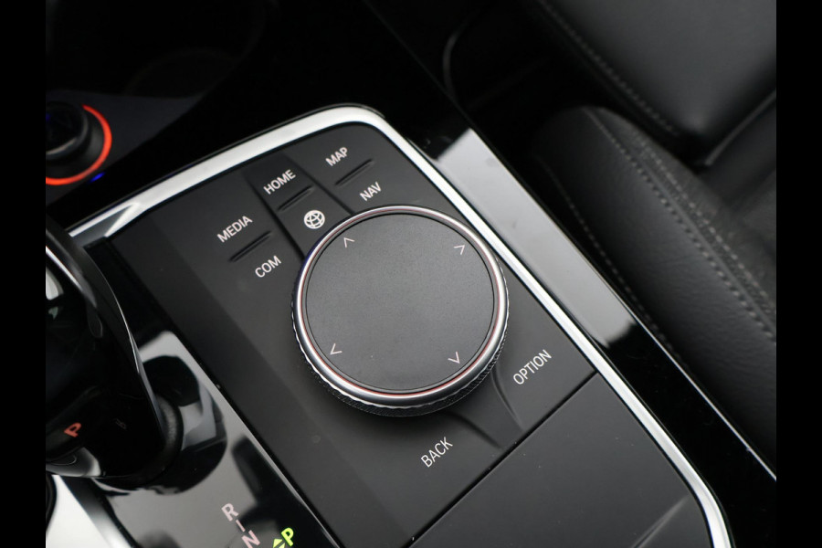 BMW 1-serie 116i AUT. STOEL/STUURWIELVERW. | SFEERVERLICHTING | VIRTUAL COCKPIT | CAMERA | SPORTSTOELEN