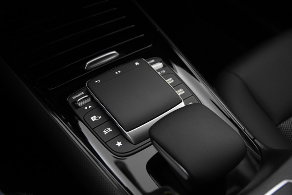 Mercedes-Benz Glb 200 *1ste Eigenaar*Leer*Navigatie*Stoelverwarming*Camera*