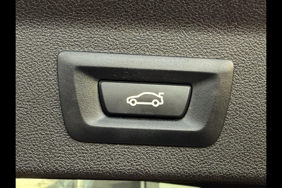 BMW X3 xDrive30e M SPORT | LEDER | PANORAMA | SAFETY PAKKET | HEAD UP | TREKHAAK |