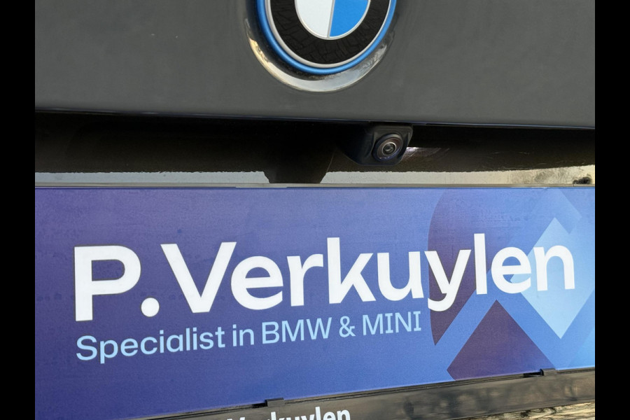 BMW 3-serie 320e M SPORT | 19 INCH VELGEN | PANORAMA | M SPORT REMMEN | TREKHAAK | ELEKTR. STOELEN MEMORY |