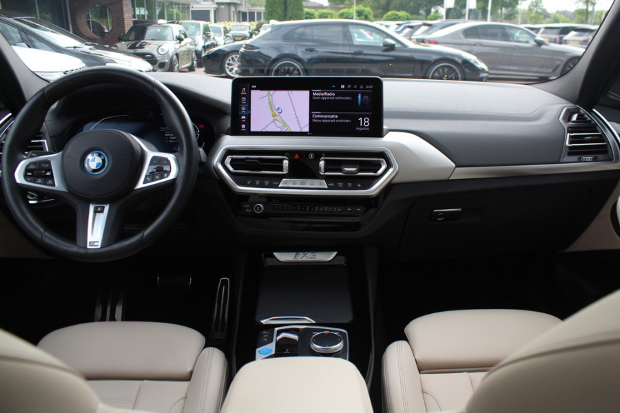 BMW iX3 High Executive 80 kWh / Trekhaak / Panoramadak / 360Camera / Head-up / Laser LED / Harman Kardon / ACC / Keyless / Dodehoek / DAB