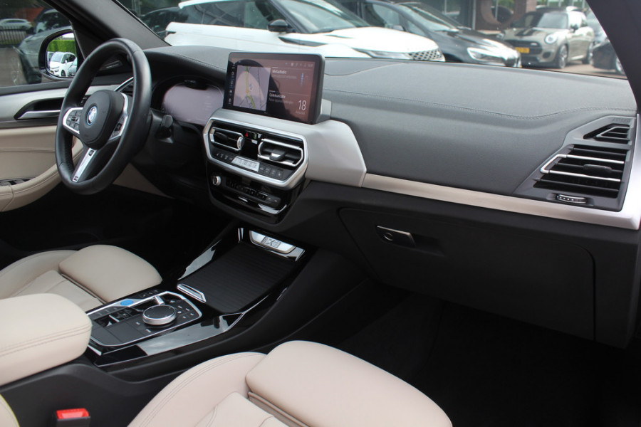 BMW iX3 High Executive 80 kWh / Trekhaak / Panoramadak / 360Camera / Head-up / Laser LED / Harman Kardon / ACC / Keyless / Dodehoek / DAB