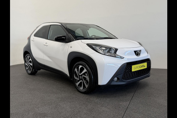 Toyota Aygo X 1.0 VVT-i Automaat Pulse | Navigatie | Apple Carplay/Android Auto | Camera | 17" Lichtmetalen Velgen | Climate Control | Adaptive Cruise Control | Two Tone