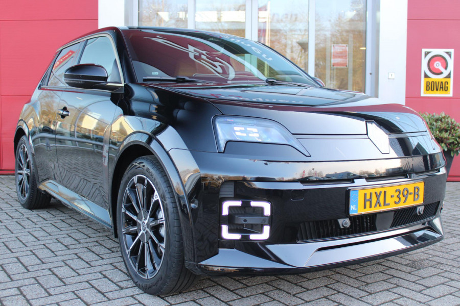 Renault 5 150PK COMFORT RANGE ICONIC CINQ 52 kWh | NAVIGATIE SYSTEEM MET GOOGLE INTERGRATIE | HARMAN KARDON PREMIUM AUDIO | FULL LED KOPLAMPEN MET MICRO-OPTICS EN FRANSE VLAG | 10"R-LINK MULTIMEDIA | 18"GRONO LICHTMETALEN VELGEN | WARM TITANIUM DAKLIJSTEN | ELEKTRISCH VERWARMDE VOOR STOELEN / STUUR | BESTUURDERSSTOEL MET ELEKTRISCH VERSTELBARE LENDESTEUN | AUTOMATISCH INPARKEREN | FLANK GUARD PROTECTION | ADAPTIEVE CRUISE CONTROL MET STOP & GO | ACHTERUITRIJCAMERA | PRIVATIE GLASS | SFEERVERLICHTING IN DIVERSE KLEUREN |