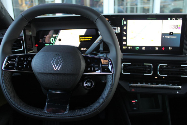 Renault 5 150PK COMFORT RANGE ICONIC CINQ 52 kWh | NAVIGATIE SYSTEEM MET GOOGLE INTERGRATIE | HARMAN KARDON PREMIUM AUDIO | FULL LED KOPLAMPEN MET MICRO-OPTICS EN FRANSE VLAG | 10"R-LINK MULTIMEDIA | 18"GRONO LICHTMETALEN VELGEN | WARM TITANIUM DAKLIJSTEN | ELEKTRISCH VERWARMDE VOOR STOELEN / STUUR | BESTUURDERSSTOEL MET ELEKTRISCH VERSTELBARE LENDESTEUN | AUTOMATISCH INPARKEREN | FLANK GUARD PROTECTION | ADAPTIEVE CRUISE CONTROL MET STOP & GO | ACHTERUITRIJCAMERA | PRIVATIE GLASS | SFEERVERLICHTING IN DIVERSE KLEUREN |